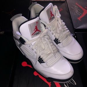 Air Jordan 4 Retro